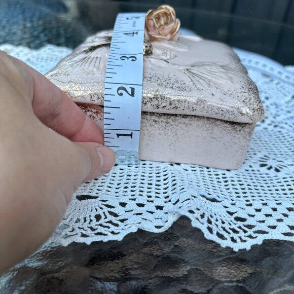 Vintage Lefton Trinket Box Soft Pink and Gold Glazed Ceramic Jewelry Box - Picture 14 of 14